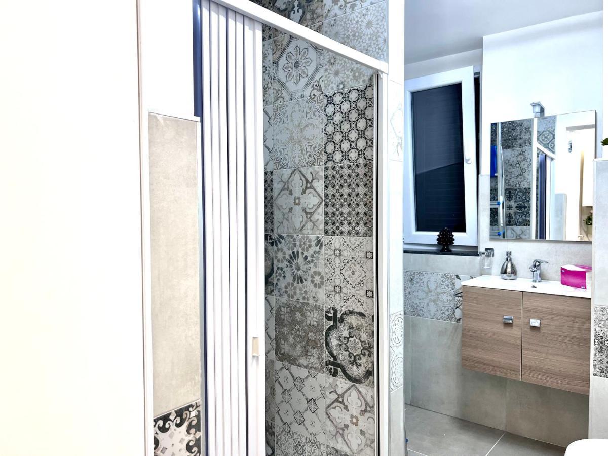 Casa Vacanza Da Zia Susetta Naples Luaran gambar